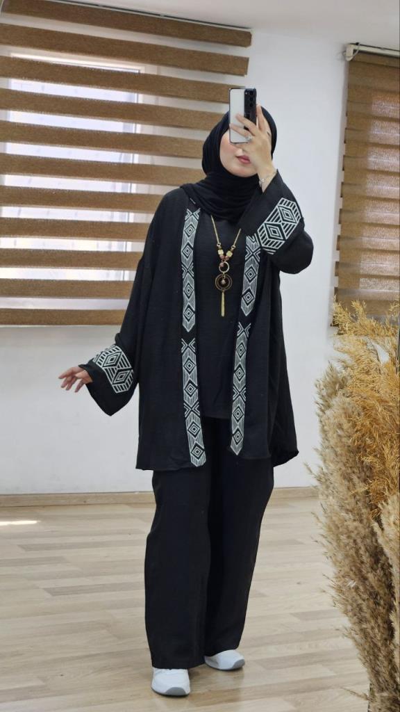 Three-piece comfortable seasonal and elegant outfit for everyday outings for you, madam, model G0820 - Black