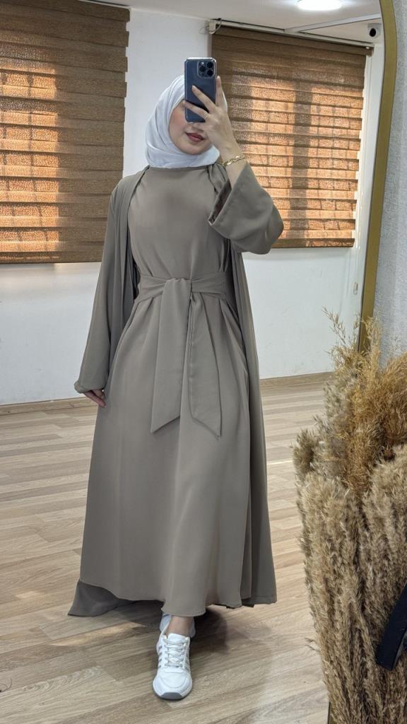 One of the latest models of a very comfortable and practical abaya, code G0873 - Ecru