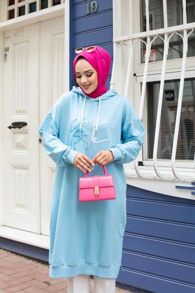 Elegant blouse for veiled women with a modest and modern design, perfect for your daily looks. Model G1045 - Light Blue