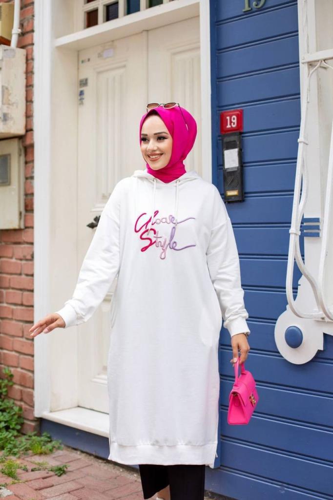 Elegant blouse for veiled women with a modest and modern design, perfect for your daily looks. Model G1045 - White