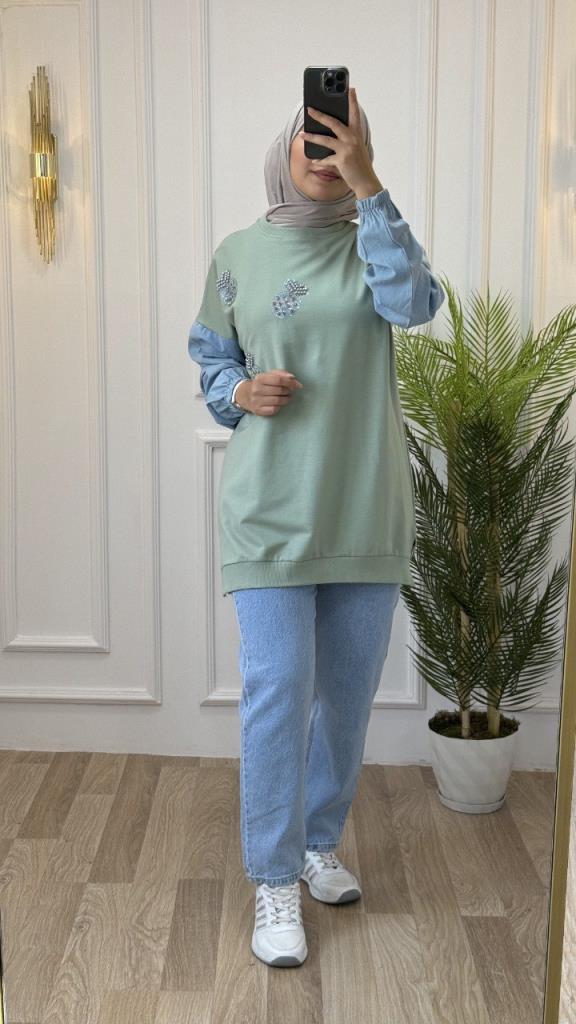 A comfortable and stylish blouse for hijabis, featuring a unique design perfect for everyday looks model G1187. - Green