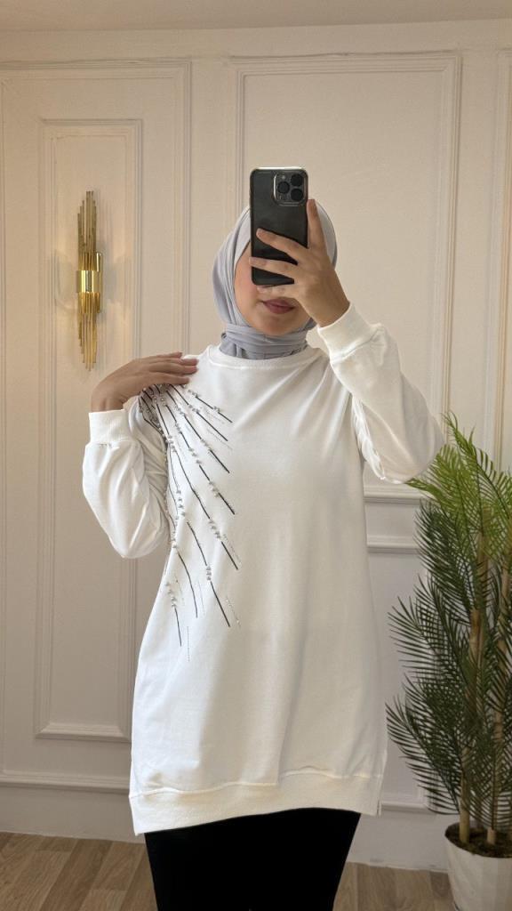 Comfortable and elegant blouse for veiled women, with a loose cut, model G1313 - White