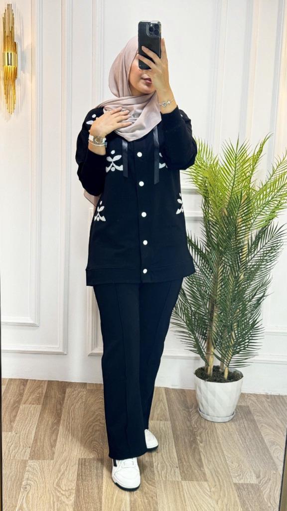 New season women's winter two-piece pajama set is hijab and suitable for daily use model G1409 - Black