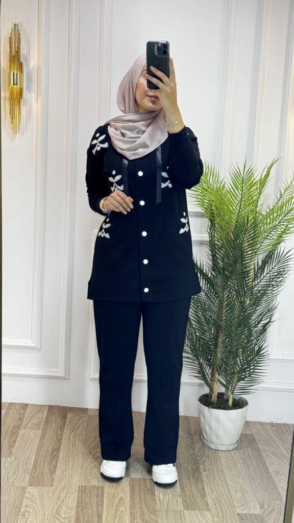 New season women's winter two-piece pajama set is hijab and suitable for daily use model G1409 - Black