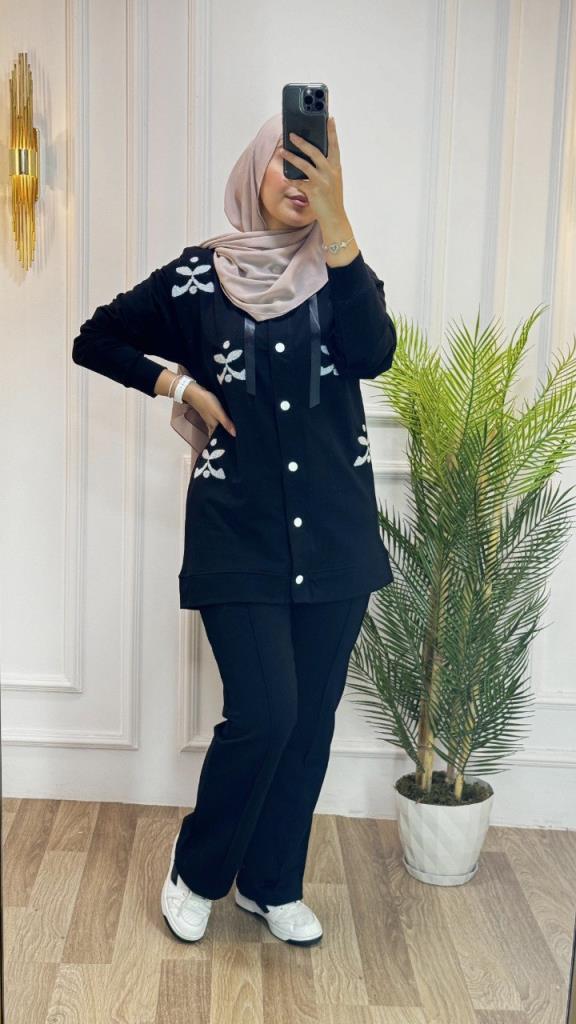 New season women's winter two-piece pajama set is hijab and suitable for daily use model G1409 - Black