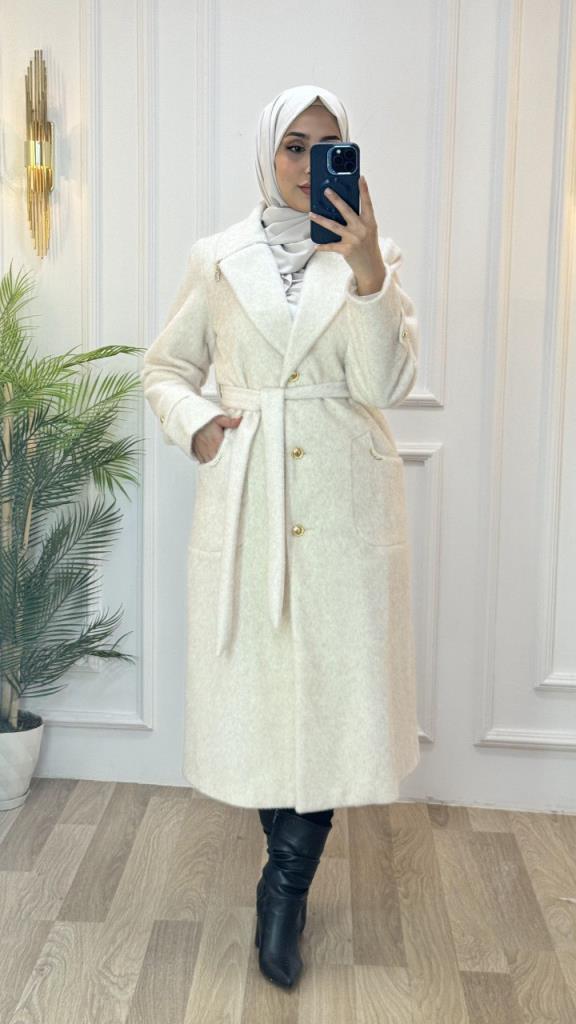Women's stylish and comfortable winter fur coat, model G3481 - White