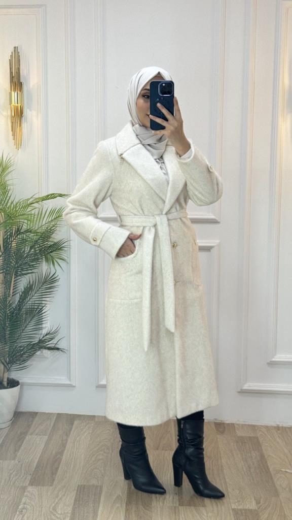Women's stylish and comfortable winter fur coat, model G3481 - White Women's stylish and comfortable winter fur coat, model G3481 - White