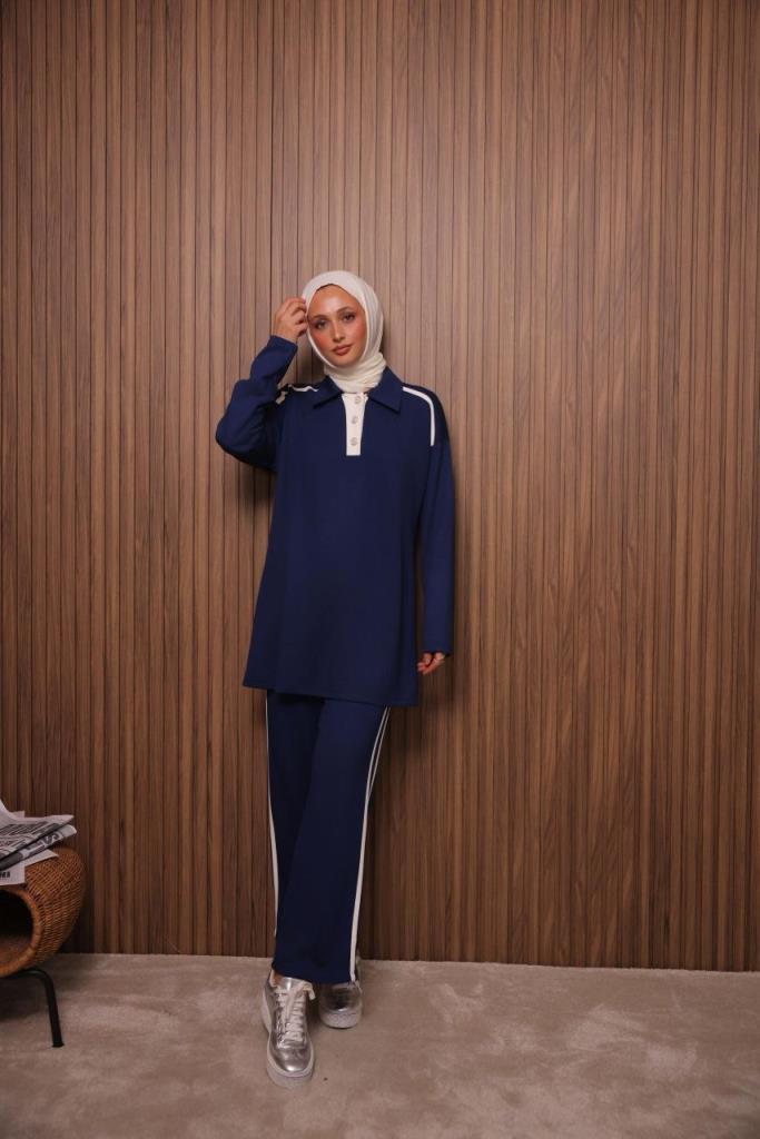Women's winter hijab suit, model G3513 - Navy Blue