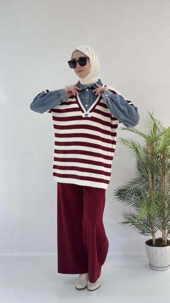 Women's stylish and comfortable winter knitted hijab suit, model G3646 - Burgundy