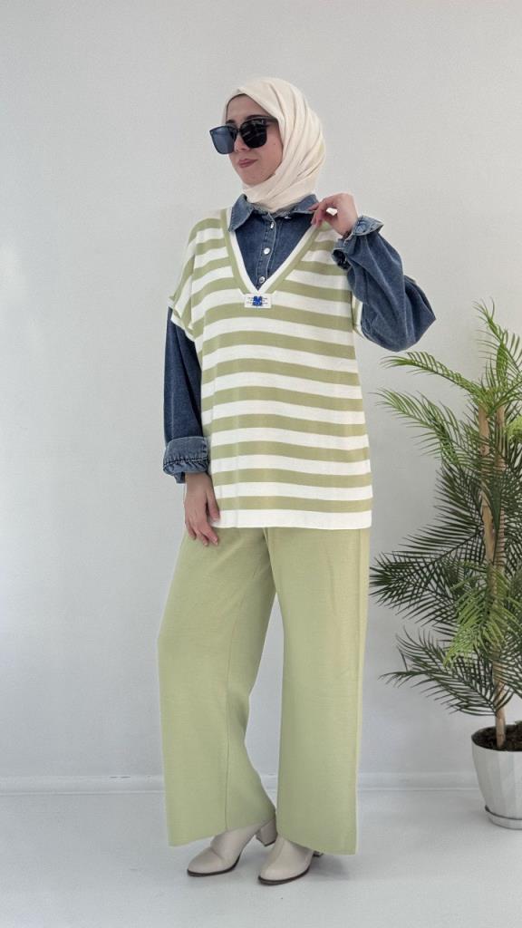 Women's stylish and comfortable winter knitted hijab suit, model G3646 - Green