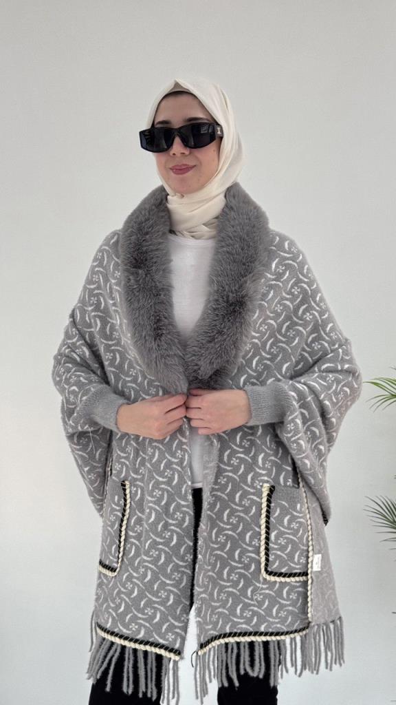 Women's Stylish and Comfortable Winter Cape, Model G3692 - Gray Women's Stylish and Comfortable Winter Cape, Model G3692 - Gray