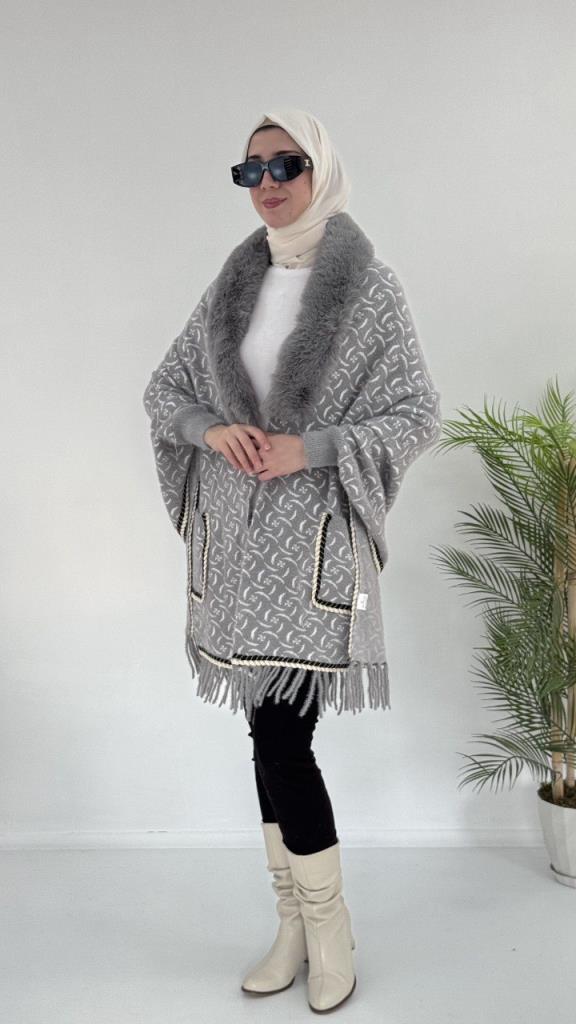 Women's Stylish and Comfortable Winter Cape, Model G3692 - Gray Women's Stylish and Comfortable Winter Cape, Model G3692 - Gray