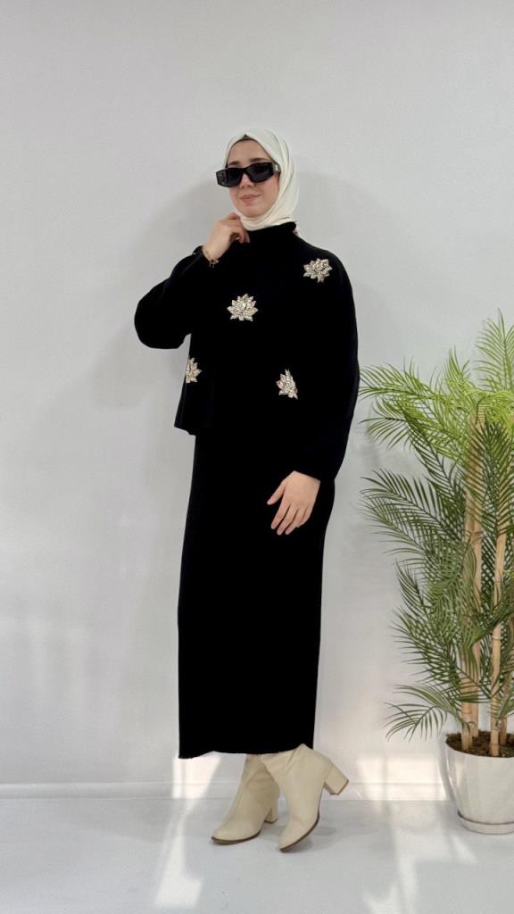 Women's winter dress, model G3741 - Black Women's winter dress, model G3741 - Black