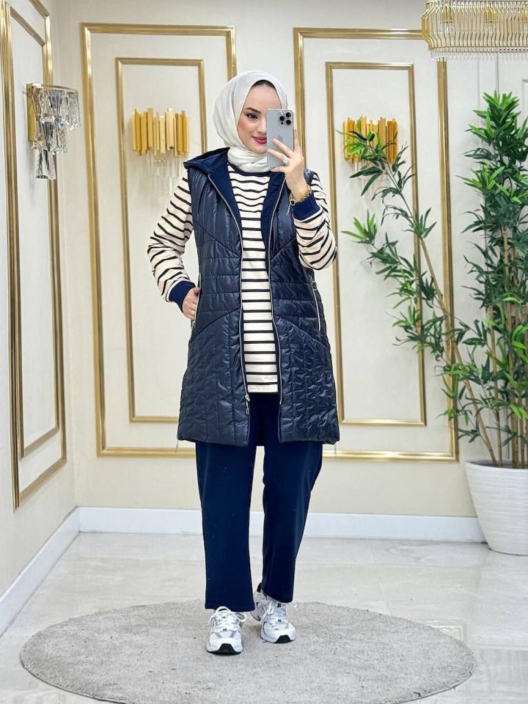طقم بيجامة شتوي أنيق ومريح، من 3 قطع، للنساء، موديل G3832 - كحلي طقم بيجامة شتوي أنيق ومريح، من 3 قطع، للنساء، موديل G3832 - كحلي