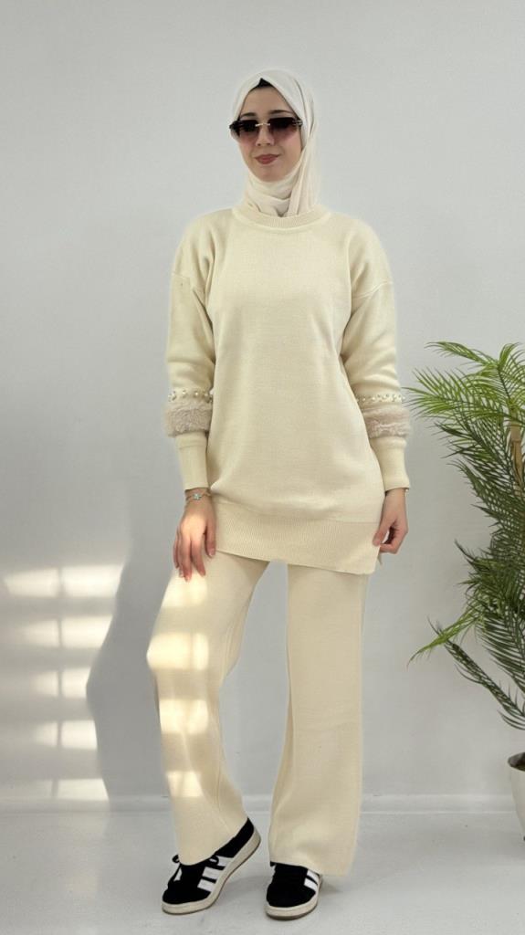 Women's Stylish and Comfortable Hijab Top and Bottom Set, Model G4069 - Ecru