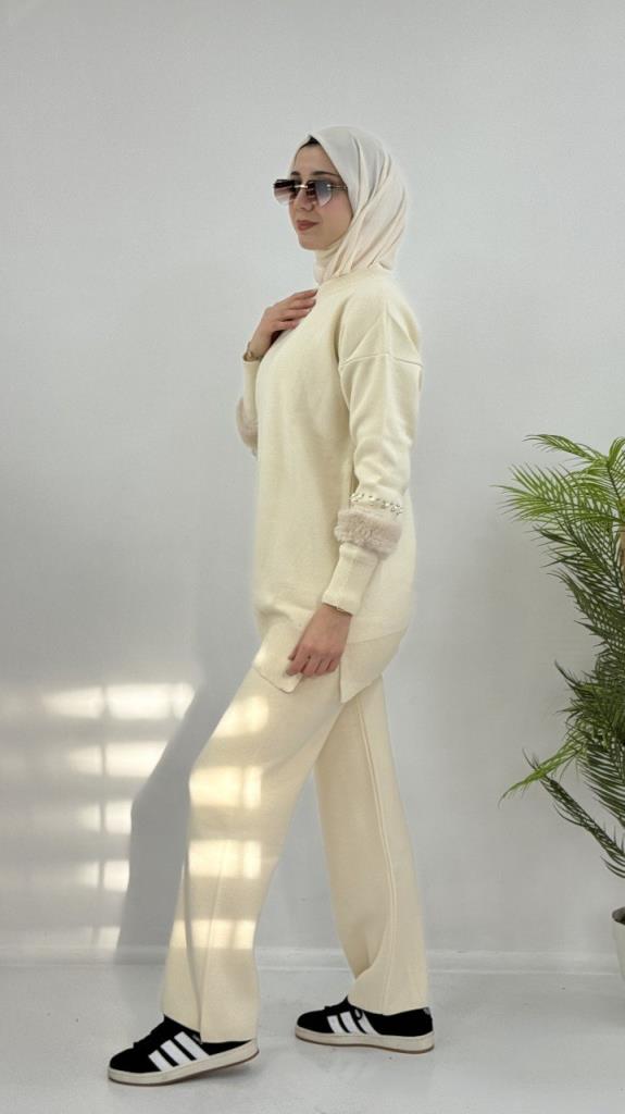 Women's Stylish and Comfortable Hijab Top and Bottom Set, Model G4073 - Ecru