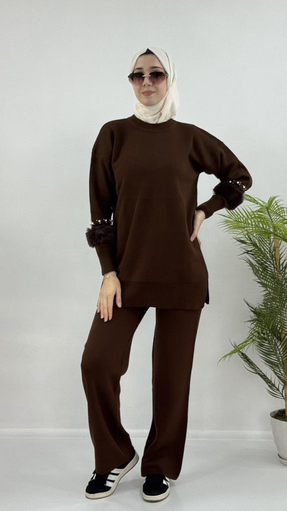 Women's Stylish and Comfortable Hijab Top and Bottom Set, Model G4069 - Brown