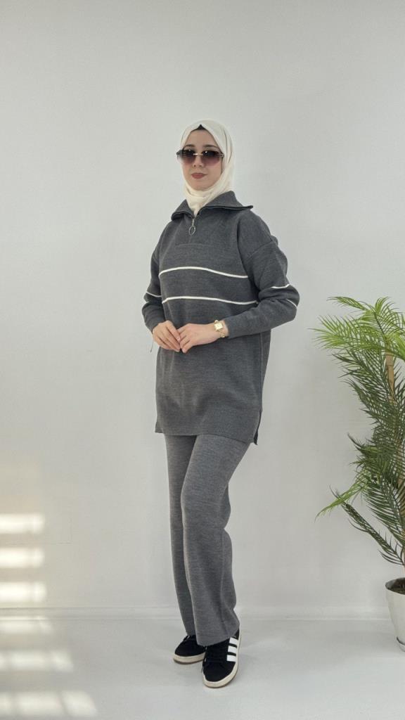 Women's new seasonal knitwear top and bottom hijab suit, model G4072 - Gray
