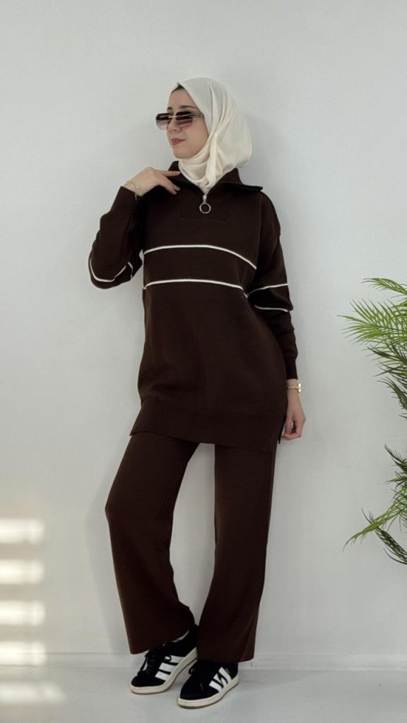 Women's new seasonal knitwear top and bottom hijab suit, model G4072 - Brown