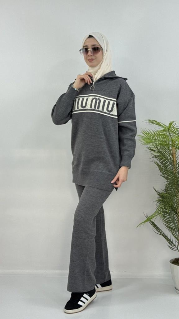 New season women's winter hijab top and bottom set, model G4073 - Gray