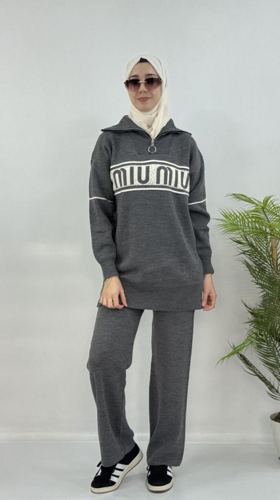 New season women's winter hijab top and bottom set, model G4073 - Gray