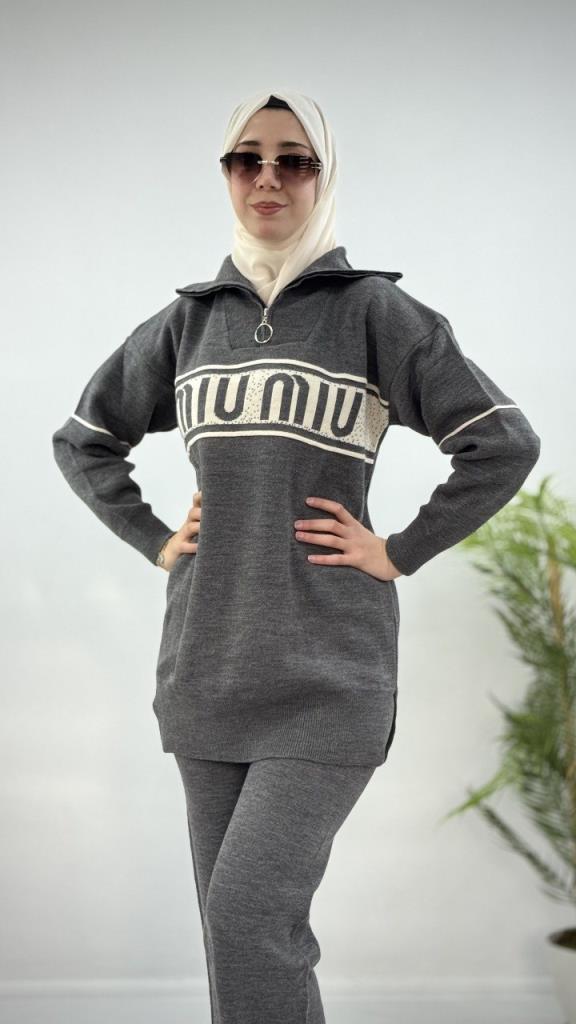 New season women's winter hijab top and bottom set, model G4073 - Khaki