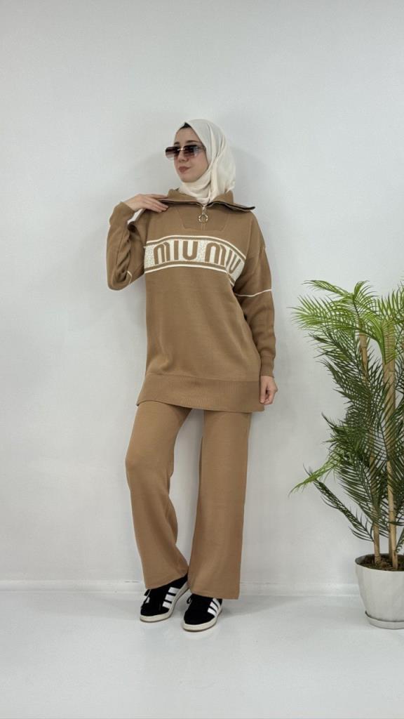 New season women's winter hijab top and bottom set, model G4073 - Beige