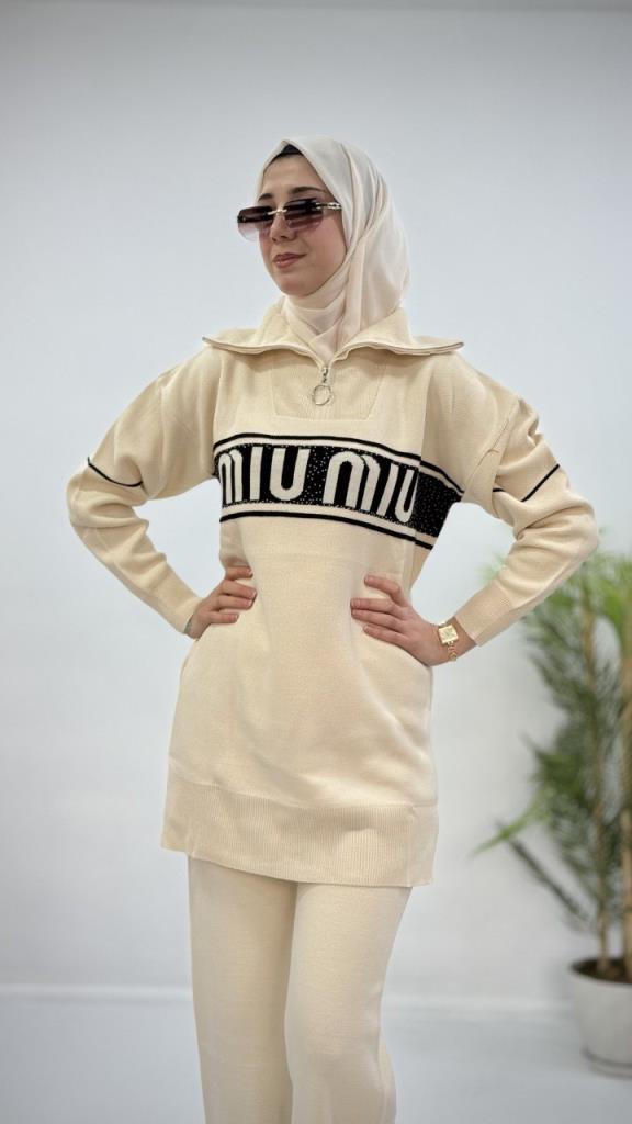 New season women's winter hijab top and bottom set, model G4073 - Ecru