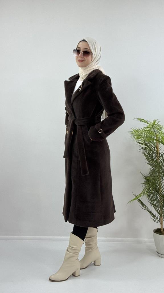 Women's stylish and comfortable winter coat, model G4074 - Brown