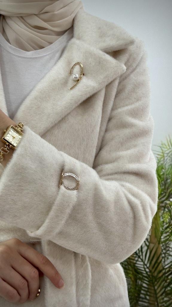 Women's stylish and comfortable winter coat, model G4074 - White