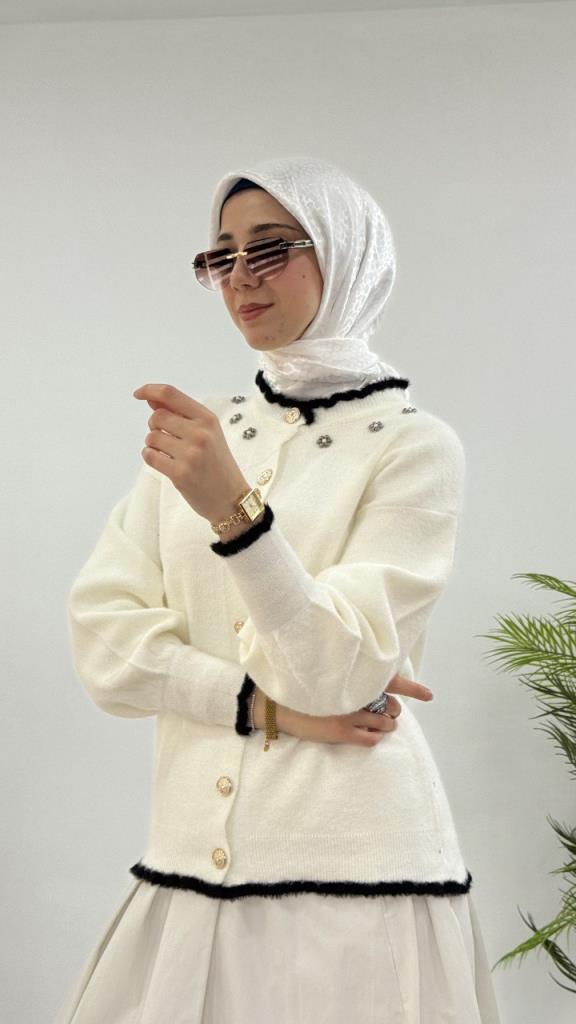 Women's stylish and comfortable winter jacket, model G4123 - Ecru