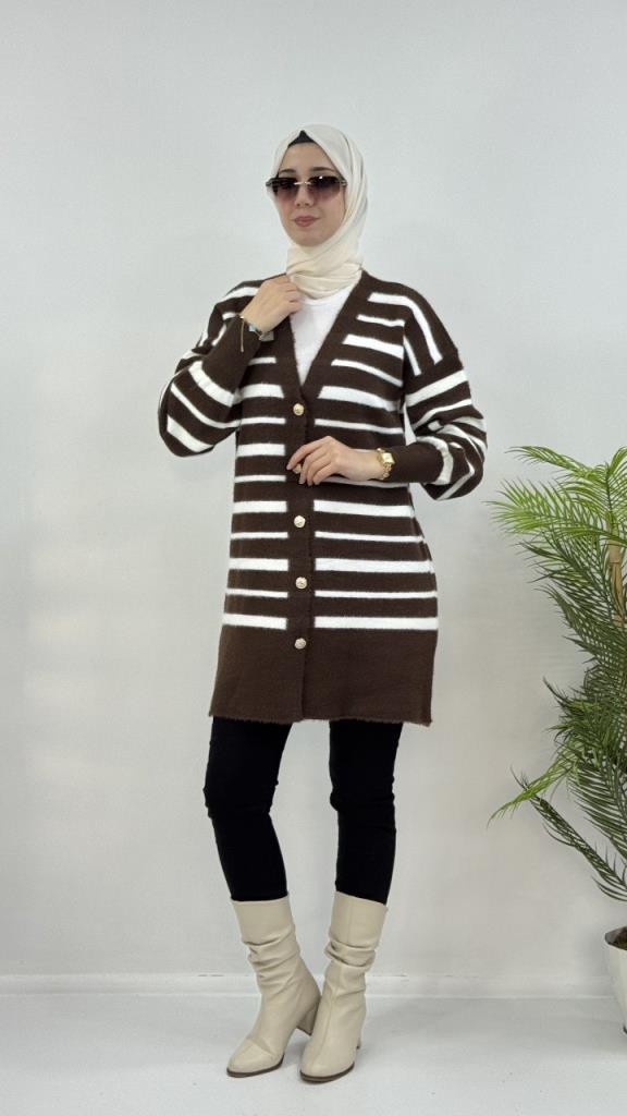 Women's Soft Winter Cardigan, Model G4124 - Brown