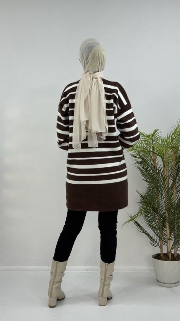 Women's Soft Winter Cardigan, Model G4124 - Brown