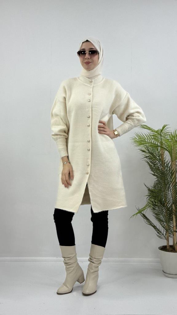 Women's soft winter cardigan, model G4125 - Ecru