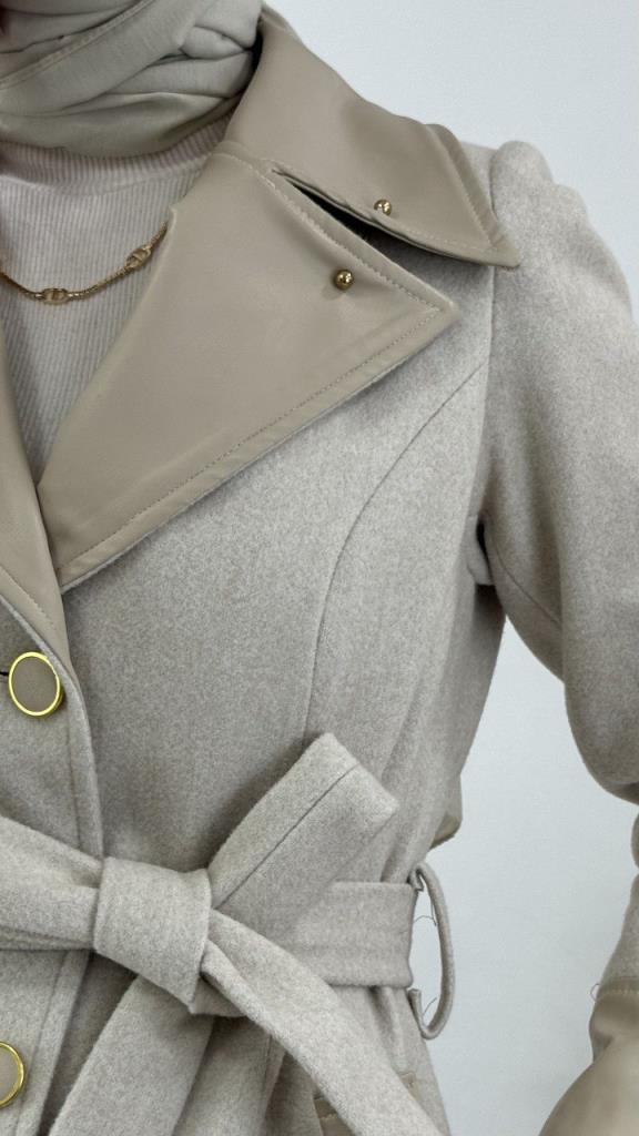 Women's stylish and comfortable long winter coat, model G4167 - Beige