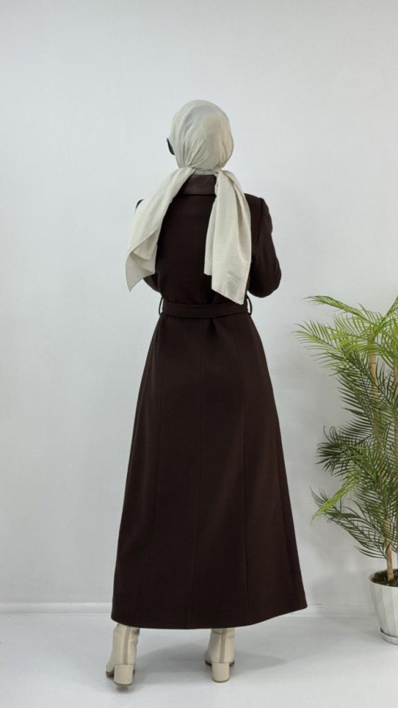 Women's stylish and comfortable long winter coat, model G4167 - Brown