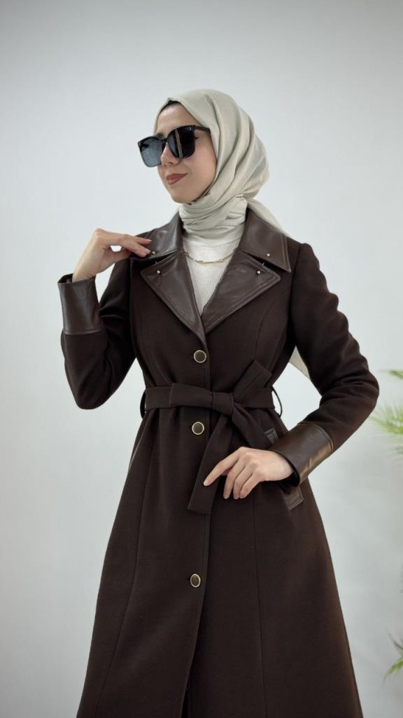 Women's stylish and comfortable long winter coat, model G4167 - Brown