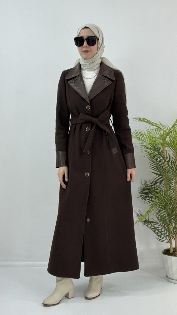 Women's stylish and comfortable long winter coat, model G4167 - Brown
