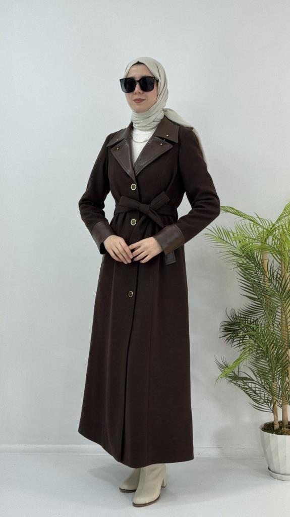 Women's stylish and comfortable long winter coat, model G4167 - Brown