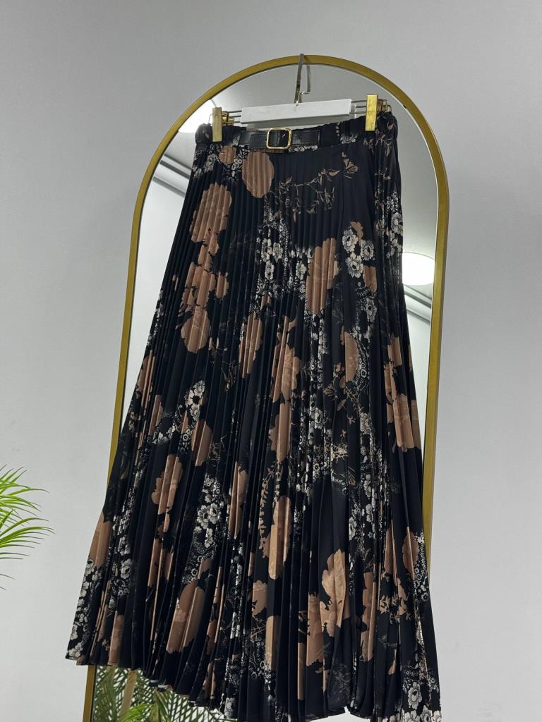 Floral print modest long skirt g4594 - Black