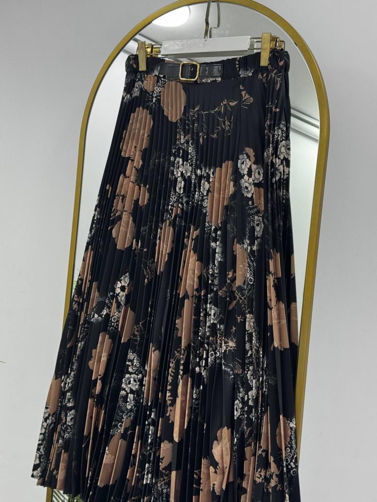 Floral print modest long skirt g4594 - Black