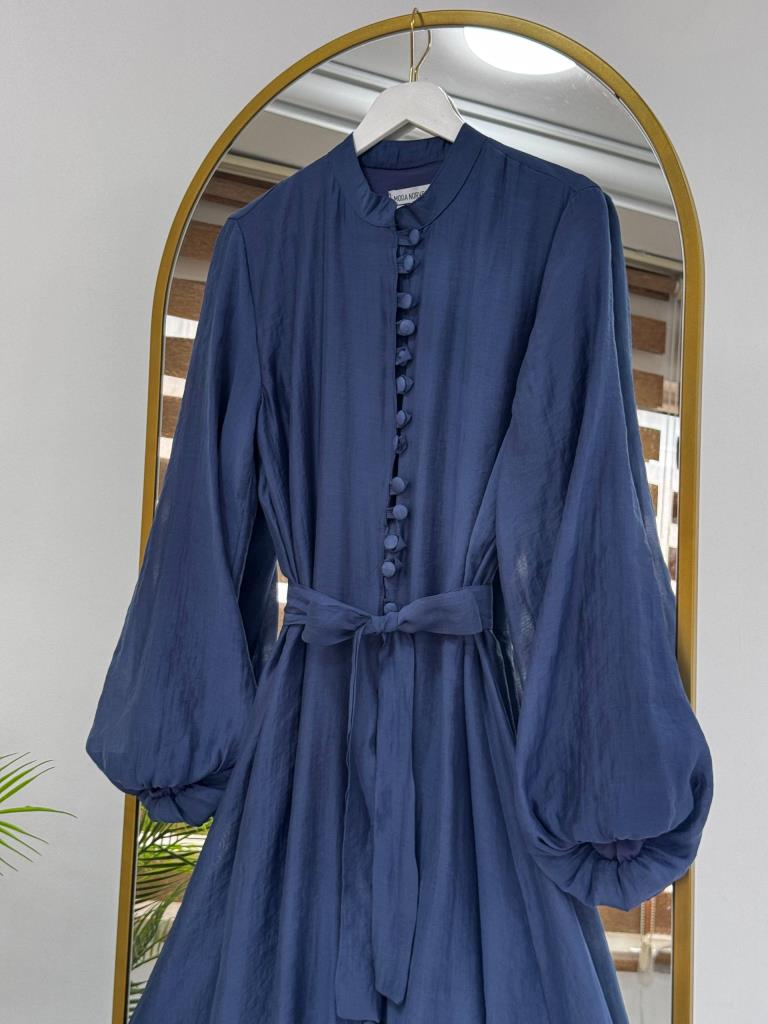 Women's long-sleeved maxi dress with belt and buttons G5033 - Blue