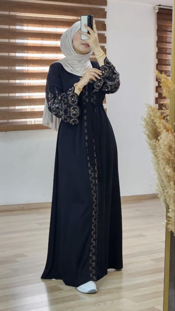 Luxuriously designed abaya in several colors, combining elegance and simplicity, model m2015 - Black