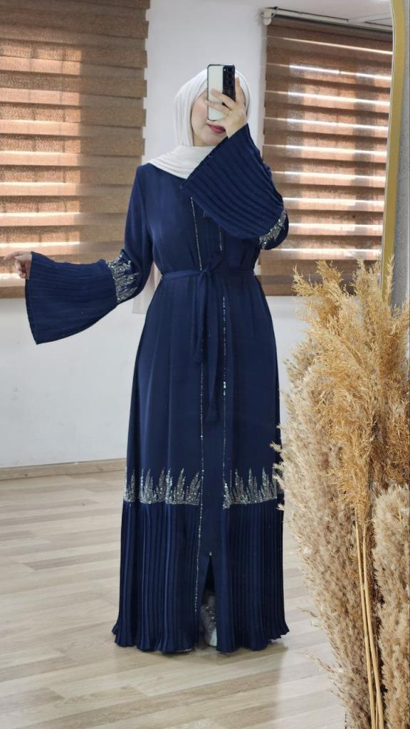 Elegant abaya for veiled women featuring sleeves and gold embroidered details that add a touch of luxury and distinction, model m2019 - LACİVERT