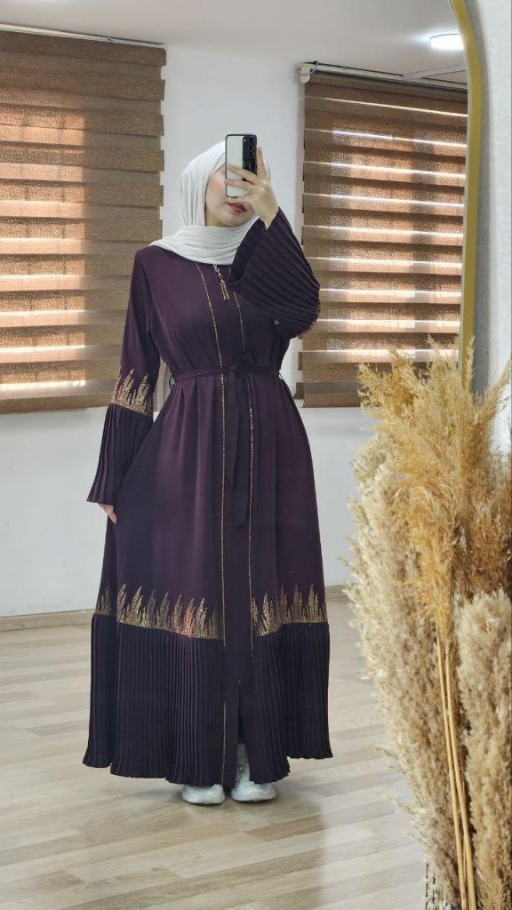 Elegant abaya for veiled women featuring sleeves and gold embroidered details that add a touch of luxury and distinction, model m2019 - Burgundy