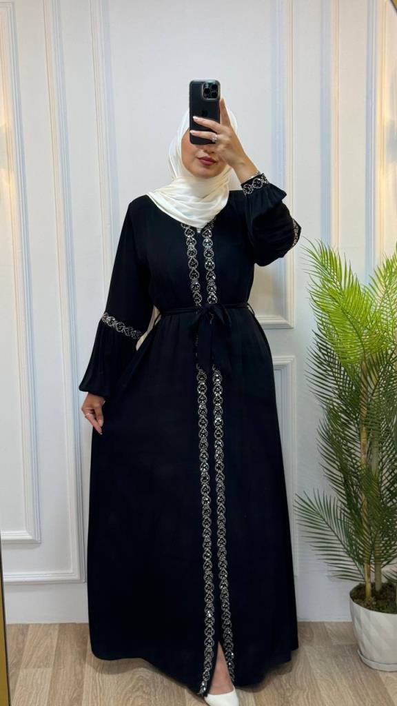 An elegant and modest abaya for hijabi women, Model M2021 - Black