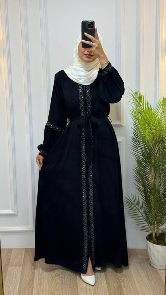 An elegant and modest abaya for hijabi women, Model M2021 - Black