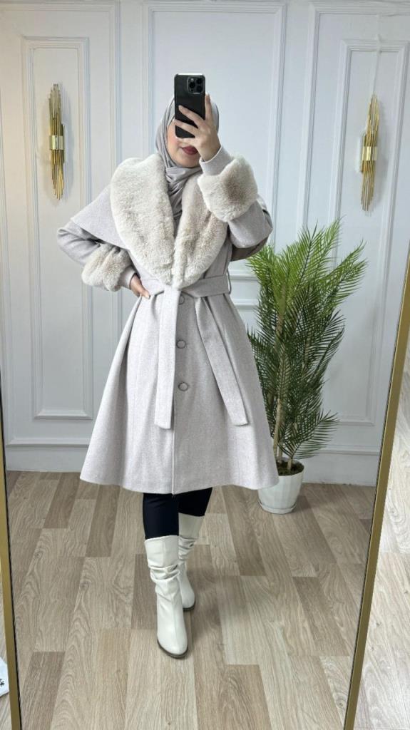 Stylish winter coat with fur collar and sleeves, and belt that highlights the waist, model m9025 - Ecru