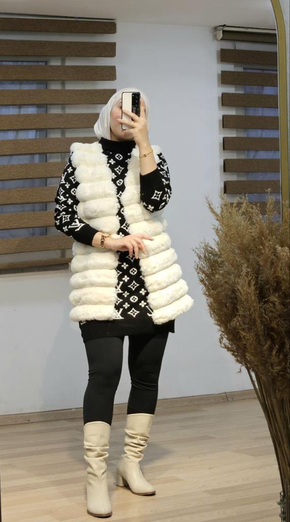 New season women's winter fur jacket is stylish and modern, suitable for daily use, model S0071 - White