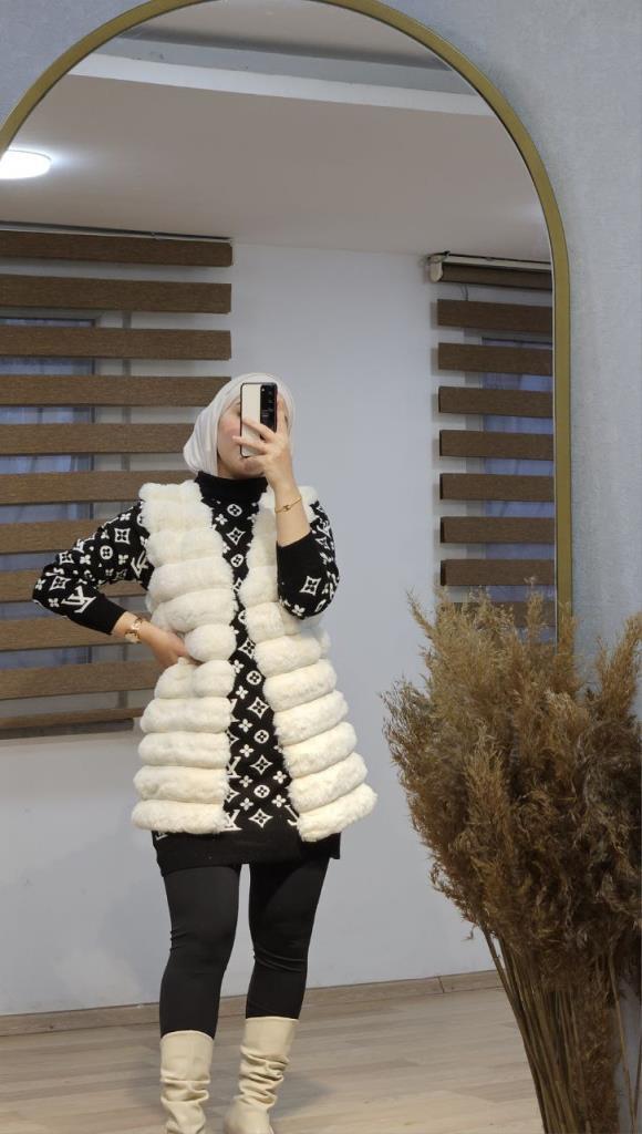 New season women's winter fur jacket is stylish and modern, suitable for daily use, model S0071 - White